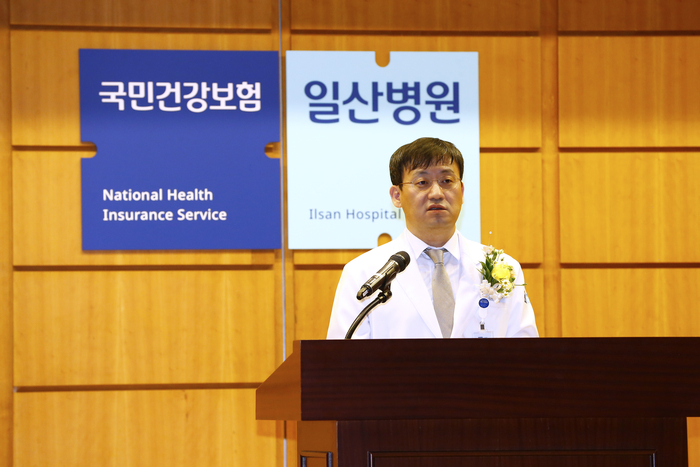 국민건강보험 일산병원 제9대 한창훈 신임 병원장이 취임식에서 “지역에서 깊은 신뢰를 받는 최고 수준의 병원으로 만들겠다”고 약속했다. /국민건강보험 일산병원제공