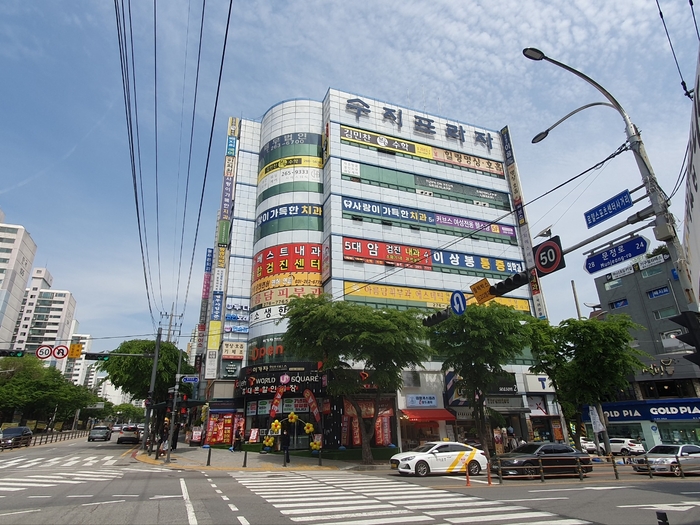 용인시에서 가장 비싼 땅으로 2년 연속 오른 용인시 수지구 풍덕천동 수지프라자 건물 부지. 2024.4.30 /용인시 제공