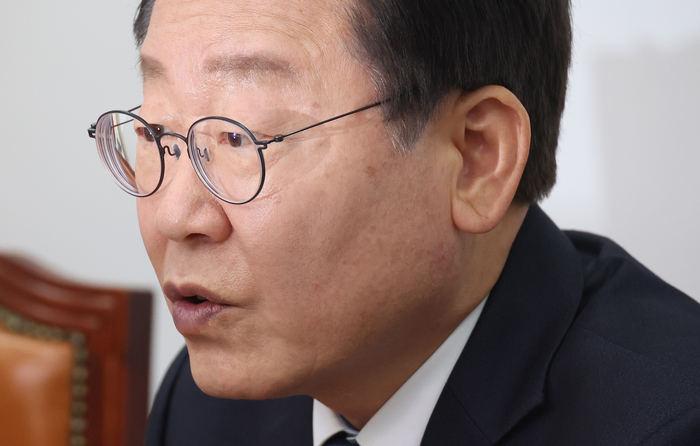 더불어민주당 이재명 대표가 29일 국회에서 열린 최고위원회의에 발언하고 있다. 이 대표는 이날 오후 용산 대통령실에서 윤석열 대통령과 첫 회담을 열어 정국 현안을 논의한다. 2024.4.29 /연합뉴스