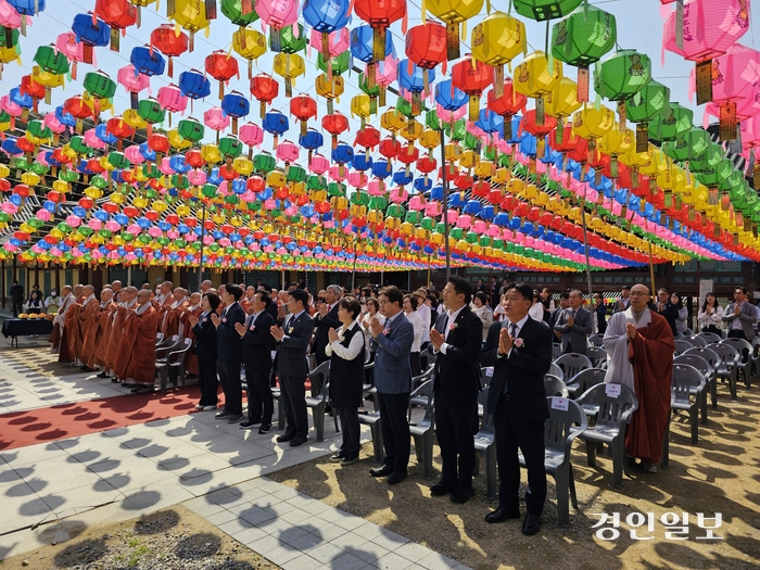 9일 용주사에서 경기남부지역 제22대 국회의원 당선인 축하법회가 열렸다. 화성/김학석기자 marskim@kyeongin.com