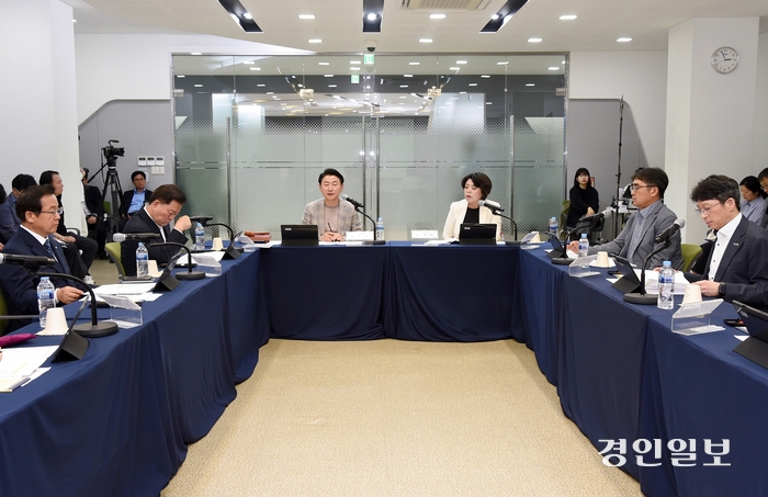 지난 10일 광명에서 ‘개발제한구역 정책발전 경기도 시장·군수 협의회 제16차 정기회의’가 열렸다. 204.5.10 /의정부시 제공