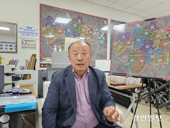 이상환 범대위 상임위원장이 수원군공항 이전계획을 원천 봉쇄 시키겠다고 다짐하고 있다. 화성/김학석기자 marskim@kyeongin.com
