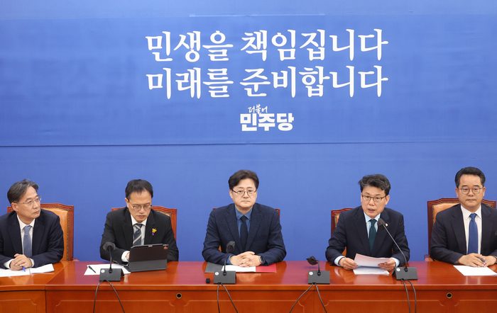 2일 국회에서 더불어민주당 홍익표 원내대표가 참석한 가운데 정책조정회의가 열리고 있다. 2024.5.2 / 연합뉴스