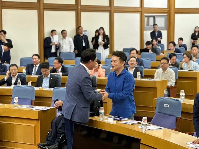 남경필 전 경기도지사가 지난 24일 국회에 강연자로 등장해, 국회의원들을 향해 첨단 기술에 부응하는 제도개혁에 나서줄 것을 당부했다. 2024.06.24 /국민의힘 김기현 의원실 제공