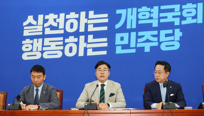 더불어민주당 박찬대 원내대표가 2일 오전 서울 국회에서 열린 원구성 관련 기자간담회에서 발언하고 있다. 2024.6.2 / 연합뉴스