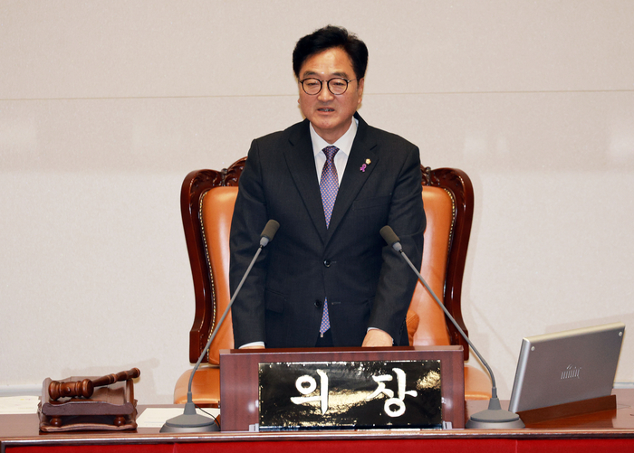 5일 오후 서울 국회에서 열린 제22대 국회 첫 본회의에서 국회의장으로 선출된 우원식 의원이 당선인사를 하고 있다. 2024.6.5 /연합뉴스