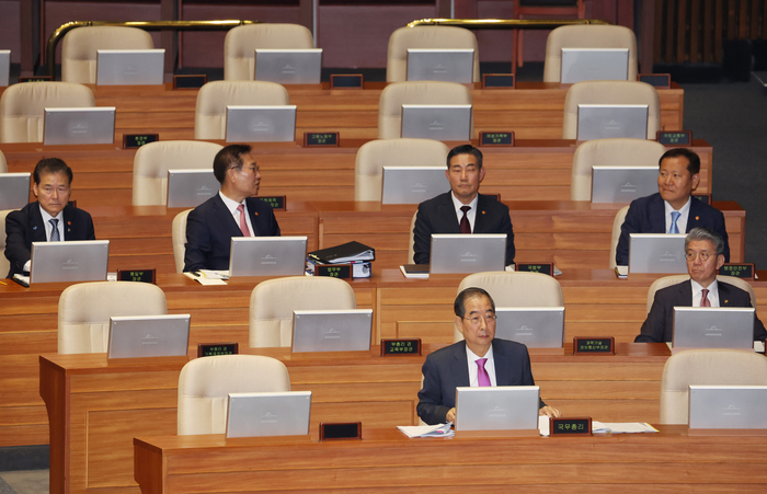 2일 국회에서 열린 본회의 대정부질문에 한덕수 국무총리와 각 부처 장관들이 자리에 앉아 있다. 2024.7.2 /연합뉴스