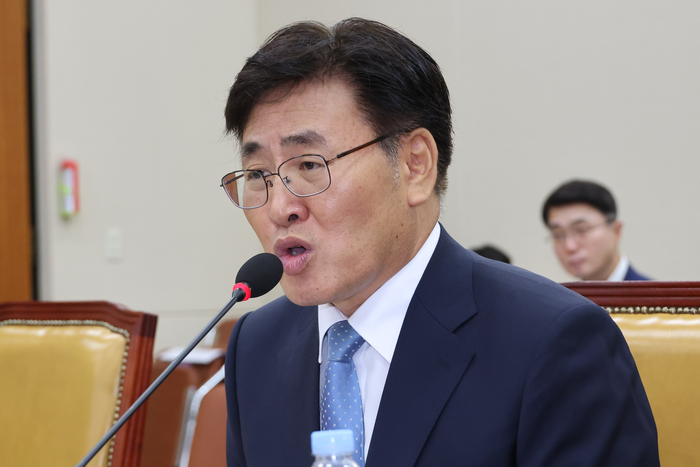 유상임 과학기술정보통신부 장관 후보자가 8일 오전 국회 과학기술정보방송통신위원회에서 열린 인사청문회에서 위원 질의에 답변하고 있다. 2024.8.8 /연합뉴스