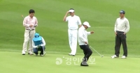 '수해골프' 징계자 조기 사면은… 李·朴 선거운동 배려용?