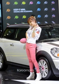 [경인포토]'2013 서울모터쇼' 정아라, 개성 넘치는 BMW 미니 어때요~