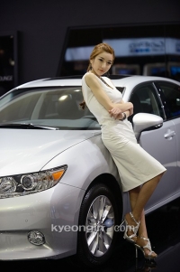 [경인포토]2013 서울모터쇼, 저랑 렉서스 타 보실래요?