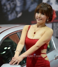 [경인포토]혼다 레이싱걸 선인, 가슴골 드러낸 섹시 노출 '아찔'