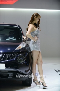 [경인포토]2013 서울모터쇼 닛산 주크 이효영 도시적인 매력 발산