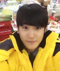 박형식 생일선물 인증샷, 산더미처럼 쌓인 아기병사 선물 "감사해요"