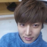 이민호 브이 셀카, 웨이보 천만 돌파 기념 감사 인사 "더욱 열심히 활동할게요"