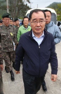 [세월호 침몰]정홍원 총리 '최후 한 사람까지 최선 다해 찾아달라'