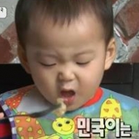 '슈퍼맨이 돌아왔다' 송일국 세 쌍둥이 탕수육 먹방 '국민 귀요미' 등극