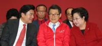 새누리, ‘심판론’ 잠재운 ‘안정론’… 야권 전면 쇄신 불가피