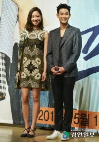 [경인포토]프로듀사 공효진-김수현, '쌈닭PD와 막내PD로 만났어요'