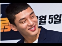 [리얼영상]'베테랑' 유아인, 거지에서 부자로 신분상승?!