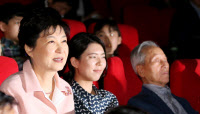 리얼미터 "朴대통령 국정지지율 35.9%… 4주만에 반등"
