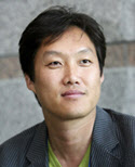 [기고] 220명과 1천77명