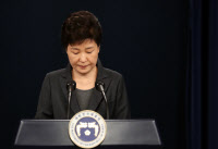 [리얼미터]朴대통령 지지율 11.5%… 60대 이상 지지층 결집현상