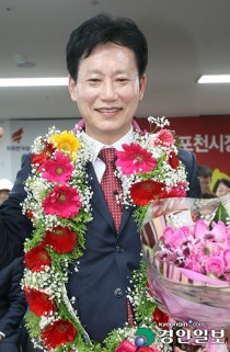 [4·12 재보궐 선거]김종천 포천시장 당선자 인터뷰 "취임즉시 시정 정상화 나설 것"