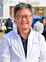 [제19회 화성 효(孝)마라톤대회]채인석 화성시장, "아름다운 자연, 가족과 힐링되길"