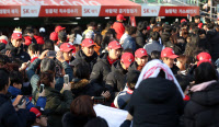 [인천 SK·수원 KT '2018시즌 응원 보답' 페스티벌]설렌 팬 만남 '담장 넘어가는 환호소리'