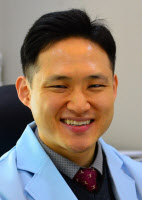 [의학칼럼]여드름과 흉터 치료