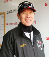 [미리 만나는 2019 프로야구·(3)사령탑 인터뷰]이강철 수원 KT 감독, "유망주·신인 투수 가능성 확인… 기회 주면서 이겨낼 힘 키울 것"