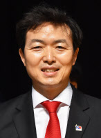 [인터뷰]김종천 과천시장, "동호인 전용 시설 확충"