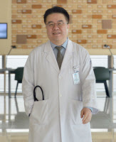 [인터뷰… 공감]'코로나19 중앙사고수습본부 자문특보단' 엄중식 가천대 길병원 교수