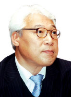 [윤인수 칼럼] 절대 권력, 작은 일에 쓰면 안된다