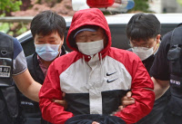 [포토] 영장실질심사 받기 위해 이동하는 노래주점 주인