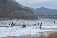 '깨질지도 모르는 가평천' 얼음낚시·썰매 주의보