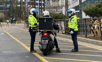 수원남부署, 상가 밀집지역 등 이륜차 교통법규 위반 집중 단속
