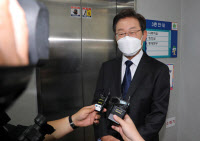 이재명 "김포공항, 인천공항으로 통합 이전해 수도권 서부 대개발 추진"
