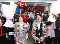 [포토] 기뻐하는 안철수 후보