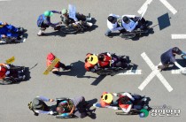 표는 한 표 똑같은데… 투표소 '장애인 차별' 여전