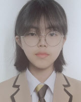 [제25회 바다그리기 대회 문화체육관광부장관상] 인천논현중2 김혜리 "바다속 소녀-고래 만남 극적 표현"