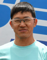 [양평 이봉주·경인일보 남한강마라톤-영광의 얼굴] 남자 하프 1위 손철