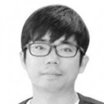 [오늘의 창] 사람들로 붐비는 인천항은 언제