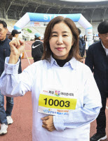 [제24회 화성孝마라톤대회-인터뷰] 김경희 화성시의회 의장 "가을바람에 건강지수·행복지수 한껏 UP"