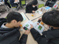 만들고, 만지고, 실행까지… "나도 앱 개발자" 어학능력·기기활용·윤리의식 높인다