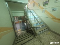 장애인에 '문턱 높은' 사전 투표소