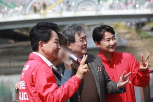 원희룡, 계양 서부간선수로 벚꽃축제서 배우 노주현 합동 유세