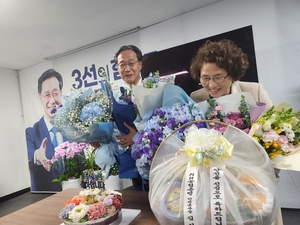 [영상+] 인천 계양구갑 유동수 당선 확실… ‘3선 중진’ 반열에 올라