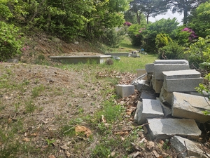 부모님 모신 산소에 쓰레기더미… 천주교 용인공원 조문객 불만